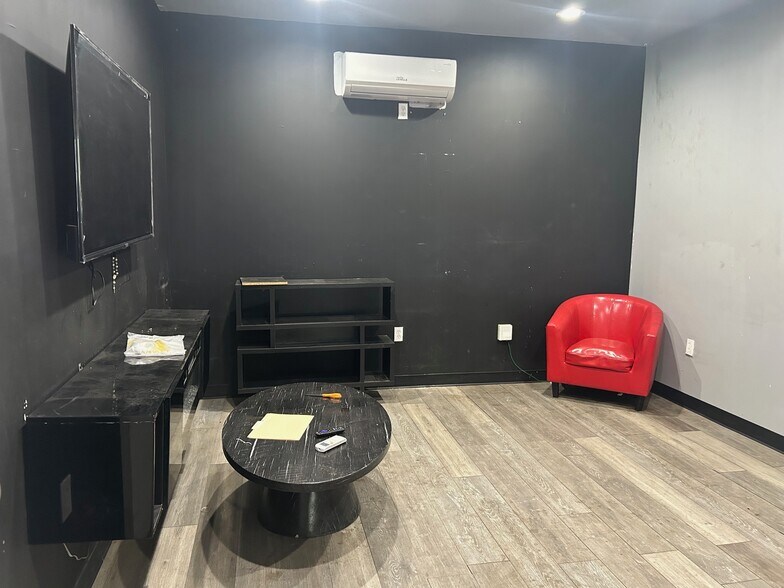 More Photos Of 12017 Carlsbad St, Houston Unknown For Lease