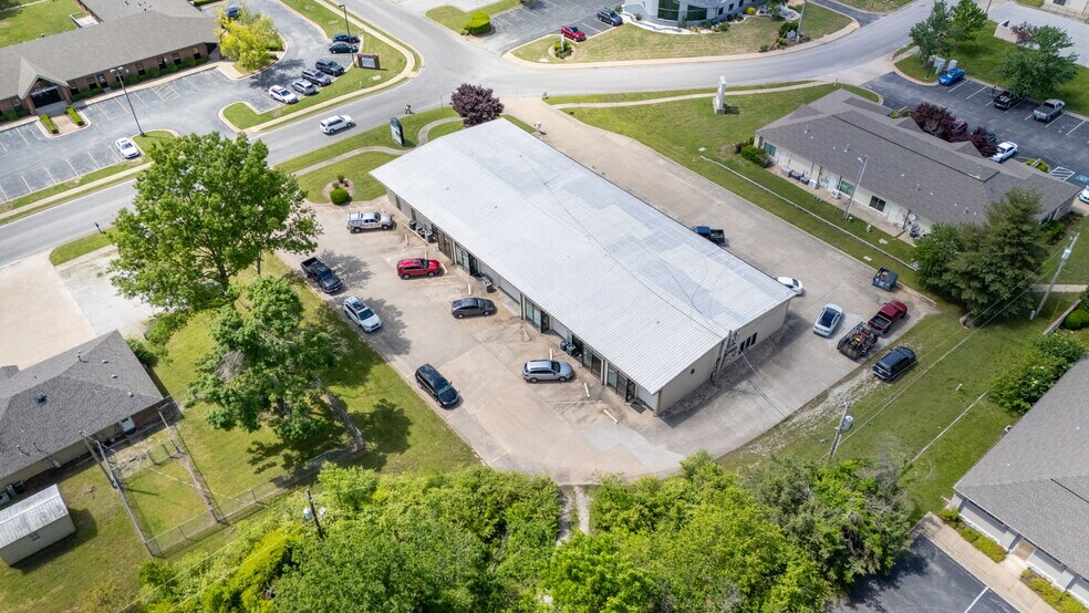 More Photos Of 201 S 20th St, Rogers Loft Creative Space For Lease