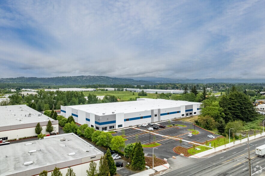 More Photos Of 19050 NE Sandy Blvd, Gresham Warehouse For Lease