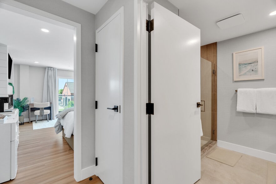 More Photos Of 32 Broadway Ave, Mystic Hotel For Sale
