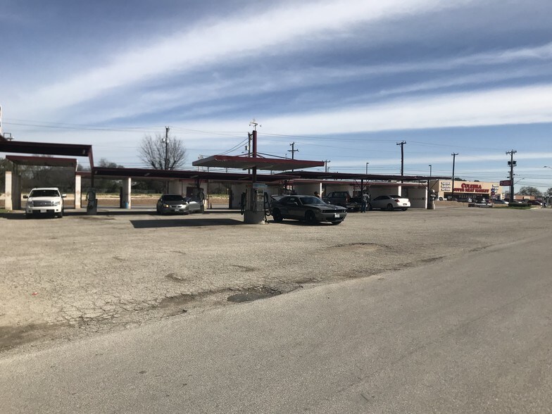 More Photos Of 1733 Bandera Rd, San Antonio Carwash For Sale