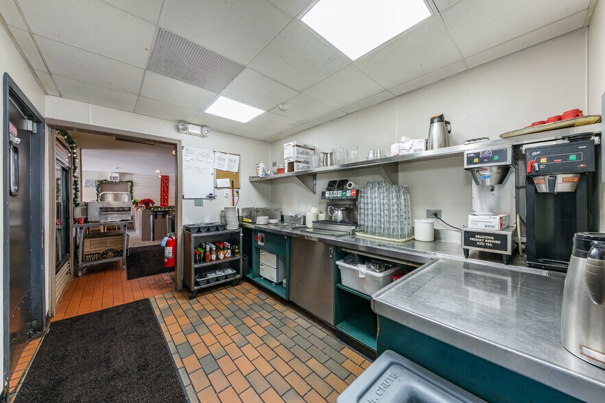 More Photos Of 3011 Ogden Ave, Lisle Restaurant For Sale