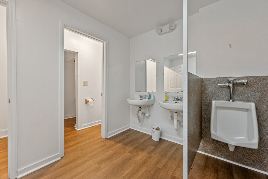 More Photos Of 516 N Main St, Hillsville Office Residential For Sale