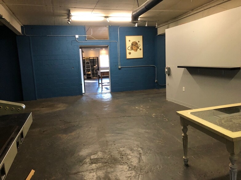 More Photos Of 3504-3506 Ash St, Baltimore Warehouse For Lease