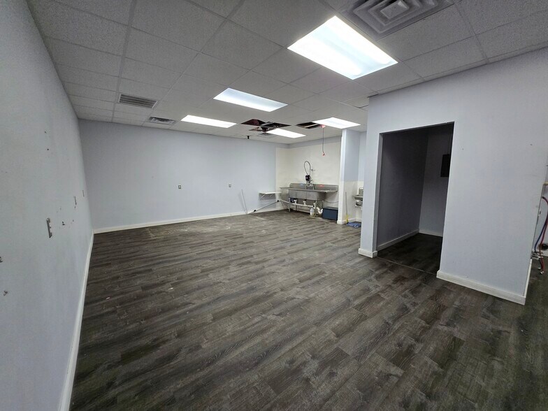 More Photos Of 1337 Gause Blvd, Slidell Storefront For Lease