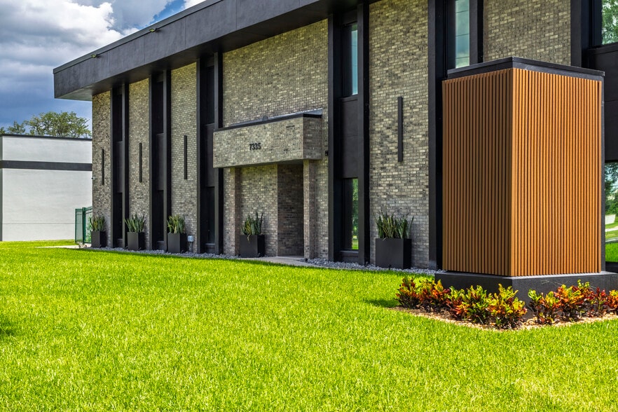 More Photos Of 7335 Lake Ellenor Dr, Orlando Office For Sale