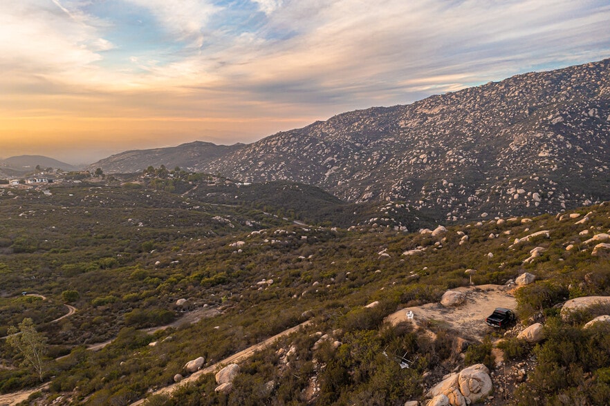 More Photos Of 15348 Running Deer Trl, Poway Manufactured Housing Mobile Home Park For Sale