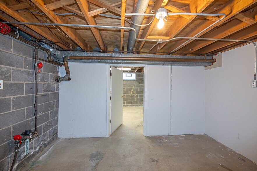 More Photos Of 7997 Wesley Dr, Strongsville Apartments For Sale