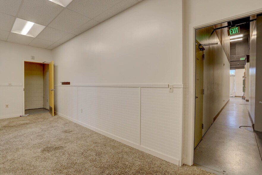 More Photos Of 11083-11093 E Mississippi Ave, Aurora Storefront For Lease