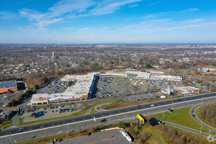 More Photos Of 1000-1074 US Highway 9, Parlin General Retail For Lease