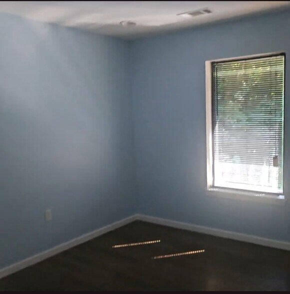 More Photos Of 1606 Horseshoe Dr, Columbia Office For Sale
