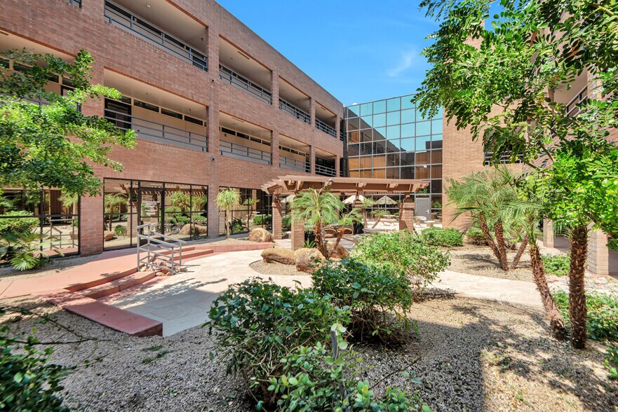 More Photos Of 3501 N Scottsdale Rd, Scottsdale Medical For Lease