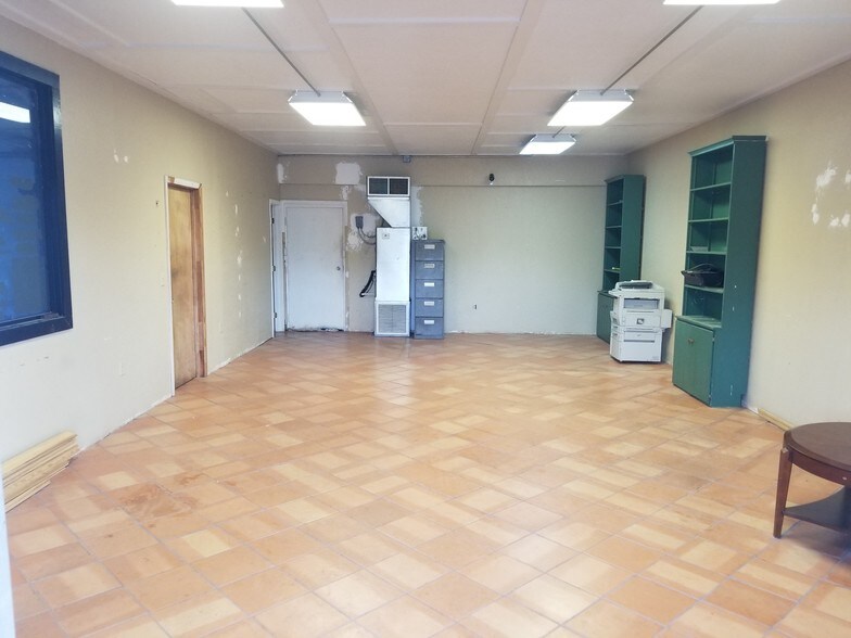 More Photos Of 3411 Recker Hwy, Winter Haven Flex For Lease