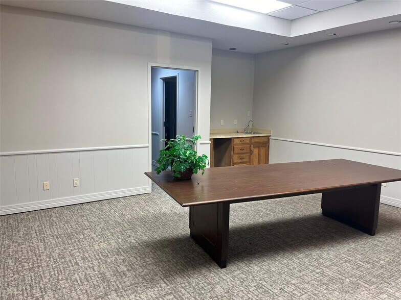 More Photos Of 101 N 4th St, Lometa Daycare Center For Sale