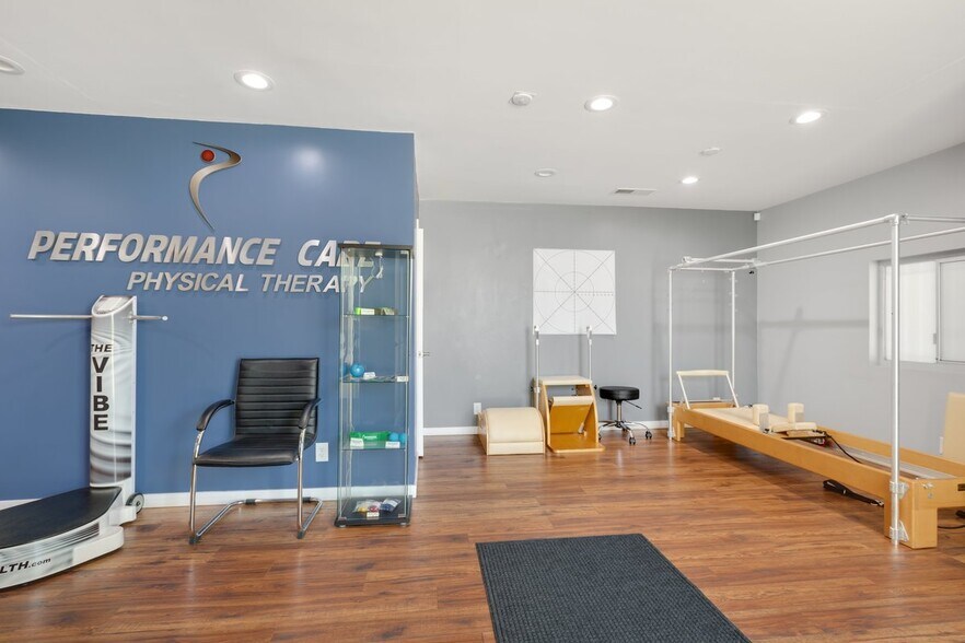 More Photos Of 10738 Riverside Dr, North Hollywood Medical For Lease