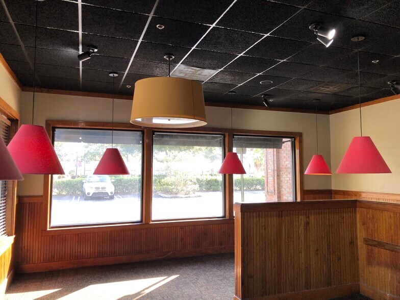 More Photos Of 1500 N Courtyard Cir, Port Saint Lucie Restaurant For Lease