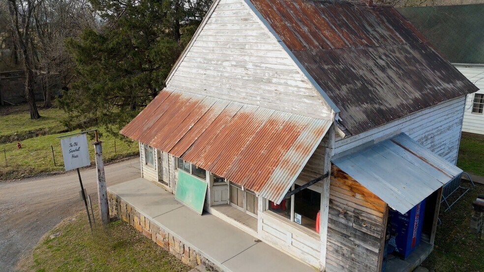 More Photos Of 128 River Rd, Marshall General Retail For Sale