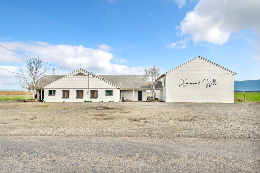 More Photos Of 31414 Harris Dr, Harrisburg Lodge Meeting Hall For Sale