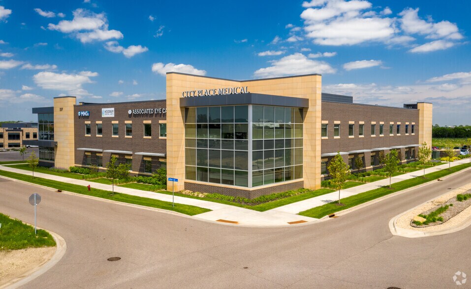 Primary Photo Of 237 Radio Dr, Woodbury Medical For Lease