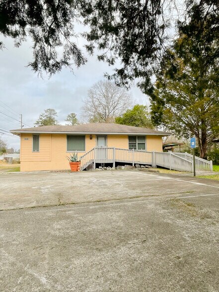 Primary Photo Of 5940 Hodges Dr, Columbus Office Residential For Sale