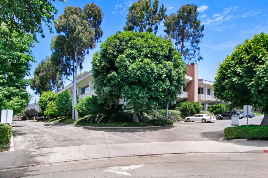 More Photos Of 260 Maple Ct, Ventura Unknown For Lease