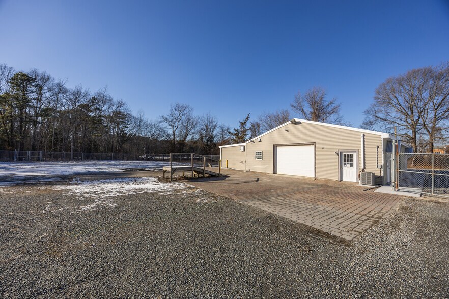 More Photos Of 320 Tilton Rd, Northfield Warehouse For Lease