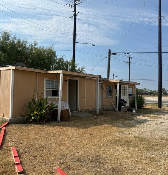 More Photos Of 10536 S US Highway 181, San Antonio Apartments For Sale