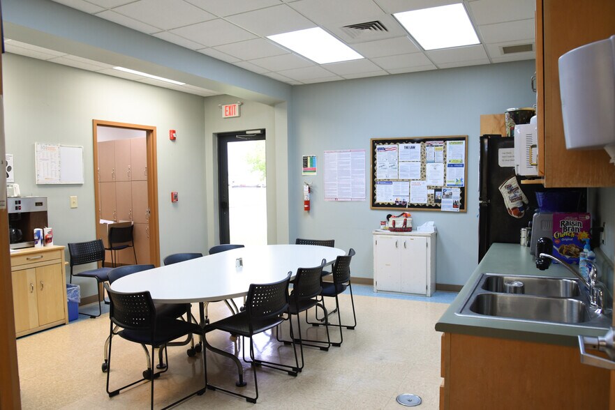 More Photos Of 2117 Veterans Dr SE, Decatur Healthcare For Sale