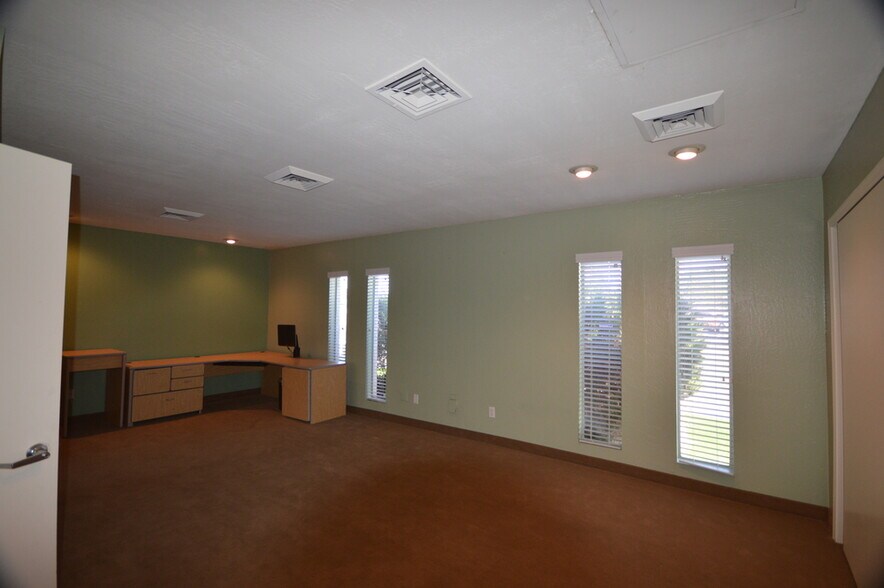 More Photos Of 761 E University Dr, Mesa Office Residential For Lease