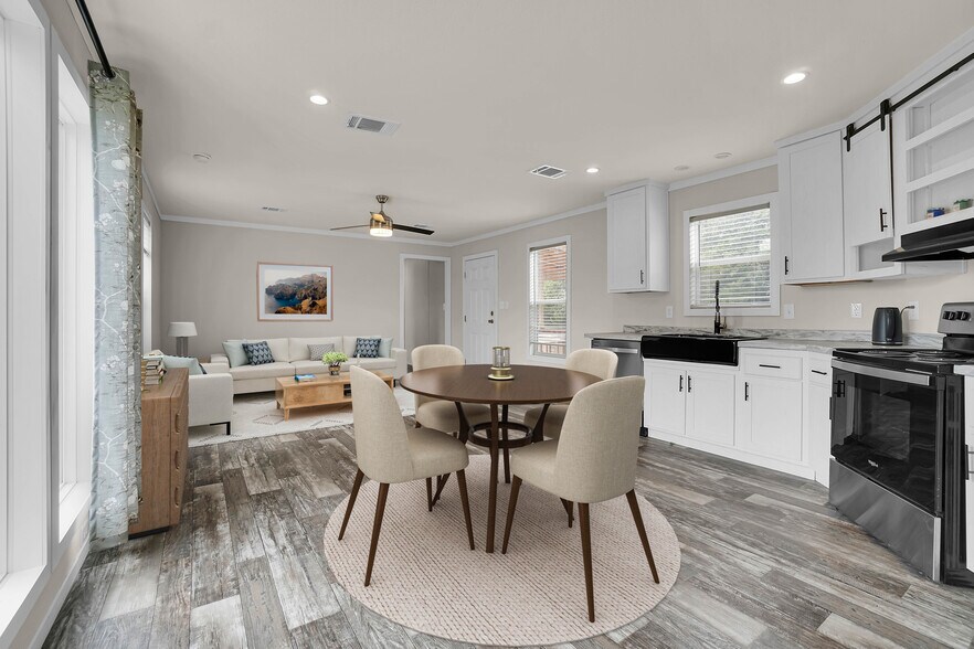 More Photos Of 42851 E County Road 1470, Lone Wolf Land For Sale