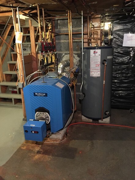 More Photos Of 139 Riverside Dr, Thompson Freestanding For Sale