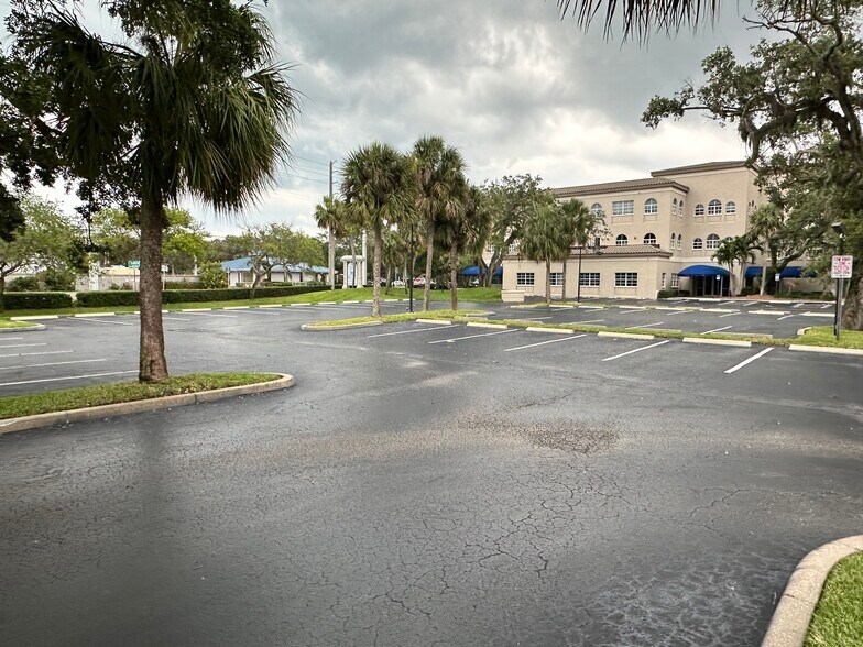 More Photos Of 1701 Highway A1A, Vero Beach Office For Lease