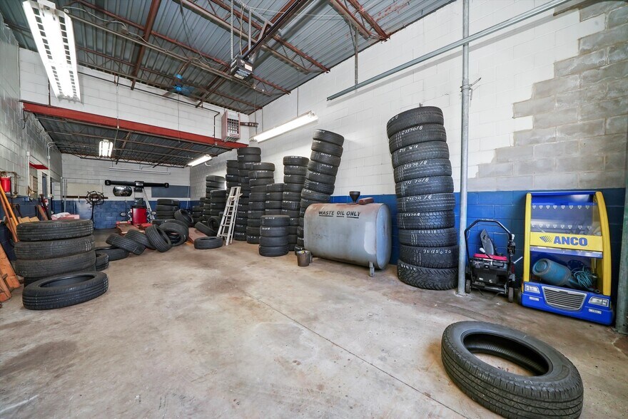 More Photos Of 108 S Batavia Ave, Batavia Auto Repair For Sale