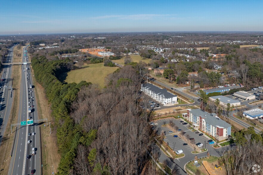 More Photos Of 14801 Statesville Rd, Huntersville Apartments For Sale