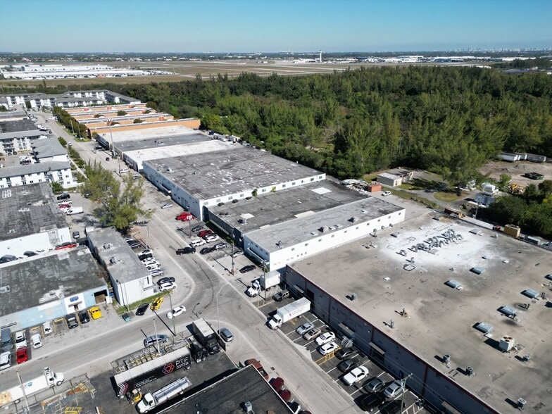 More Photos Of 7555-7575 W 2nd Ct, Hialeah Warehouse For Sale