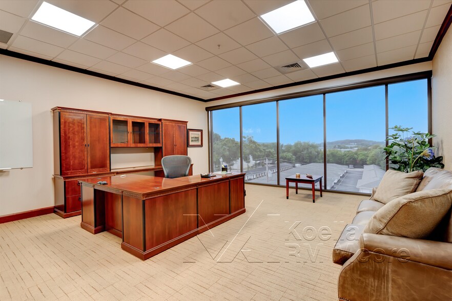 More Photos Of 9600 Parkside, Knoxville Distribution For Lease
