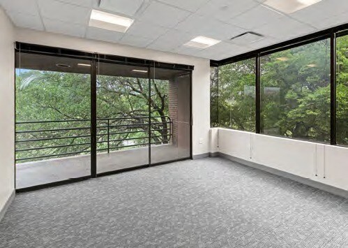 More Photos Of 1901 Babcock Rd, San Antonio Medical For Sale