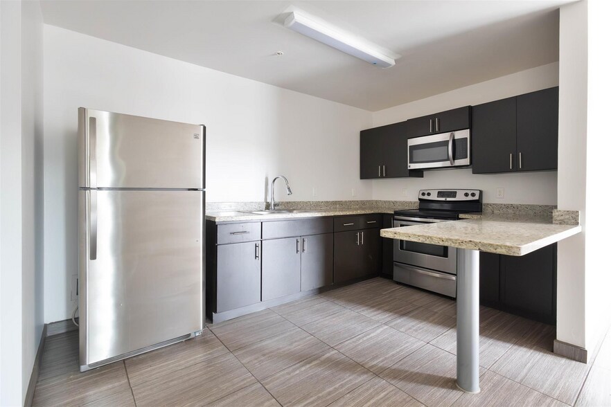 More Photos Of 502 Shiloh Dr, Laredo Apartments For Sale