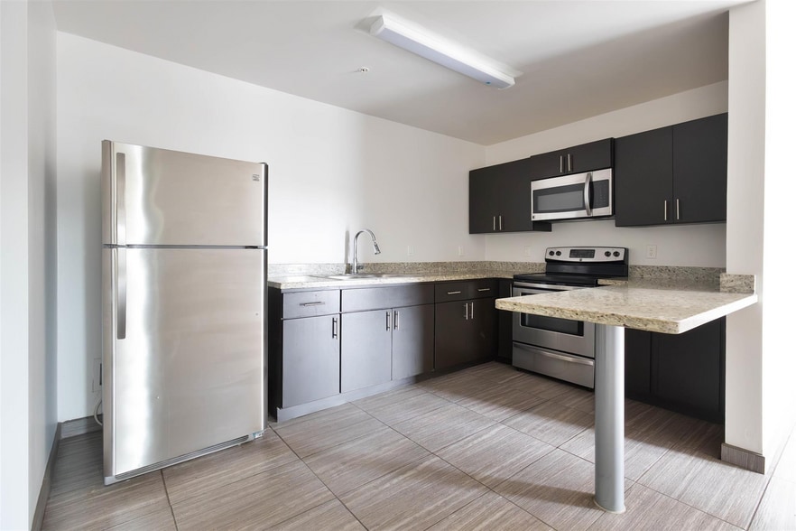 More Photos Of 502 Shiloh Dr, Laredo Apartments For Sale