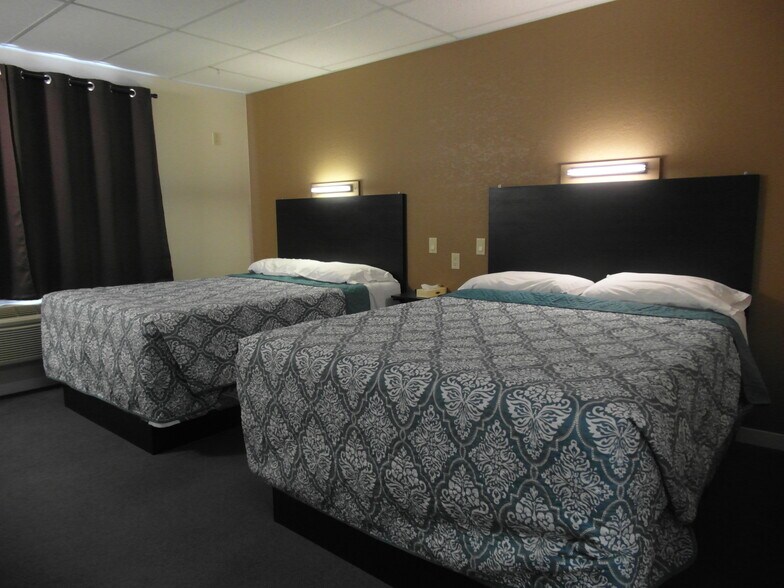 More Photos Of 519 2 Av, Hanna Hotel For Sale