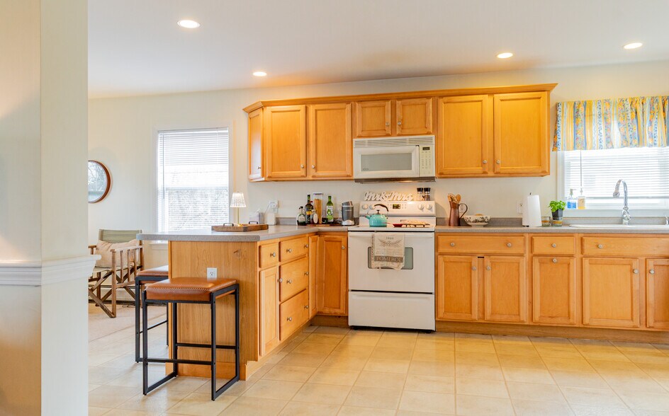 More Photos Of 1530 Congress St, Portland Multifamily For Sale