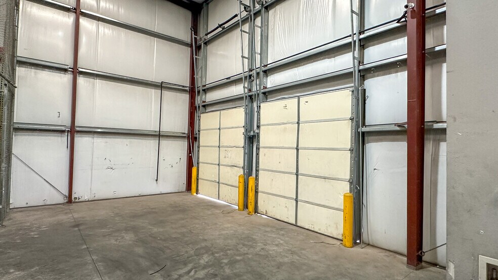 More Photos Of 1345 Geronimo Dr, El Paso Distribution For Sale