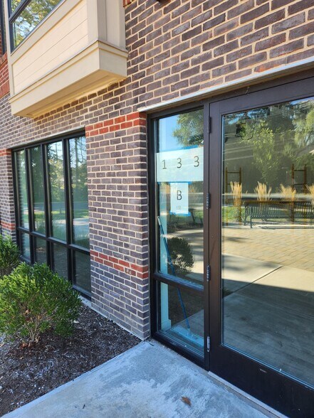 More Photos Of 133 S East St, Amherst Apartments For Lease