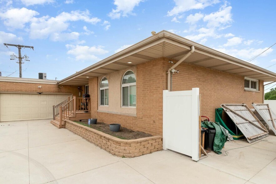 More Photos Of 3447 45th St, Highland Specialty For Sale