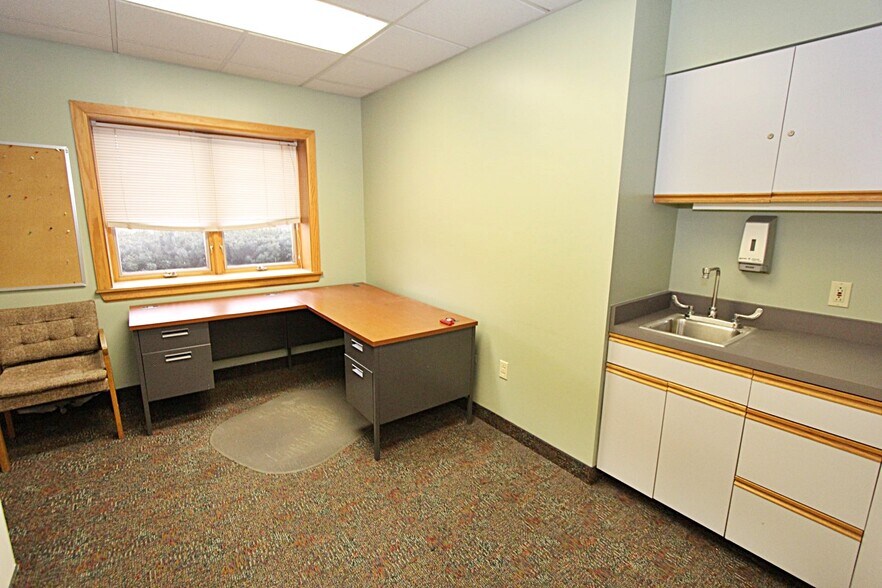 More Photos Of 131 Orchard Park Rd, West Seneca Office For Sale