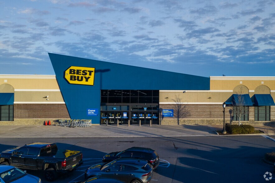 More Photos Of 5000-5084 Pinnacle Sq, Birmingham Storefront For Lease