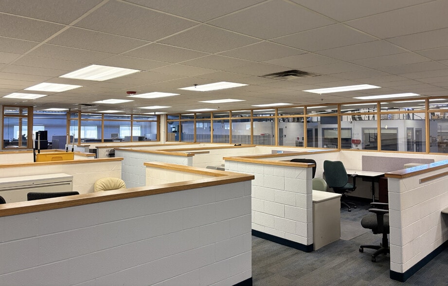 More Photos Of 1490 E 191st St, Euclid Light Manufacturing For Lease