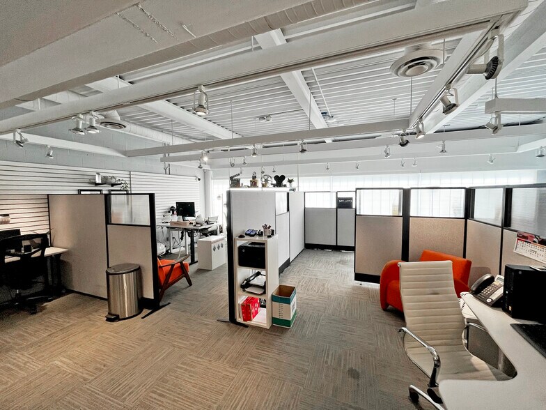 More Photos Of 1457-1469 Venables St, Vancouver Showroom For Lease