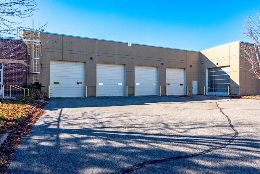 More Photos Of 3707 Kennebec Dr, Eagan Warehouse For Lease