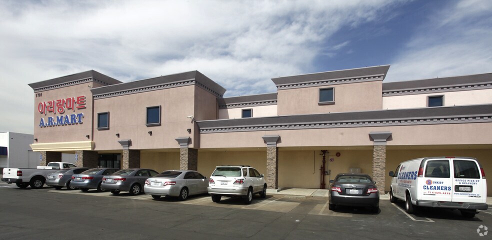 More Photos Of 1645-1737 W Orangethorpe Ave, Fullerton Unknown For Lease